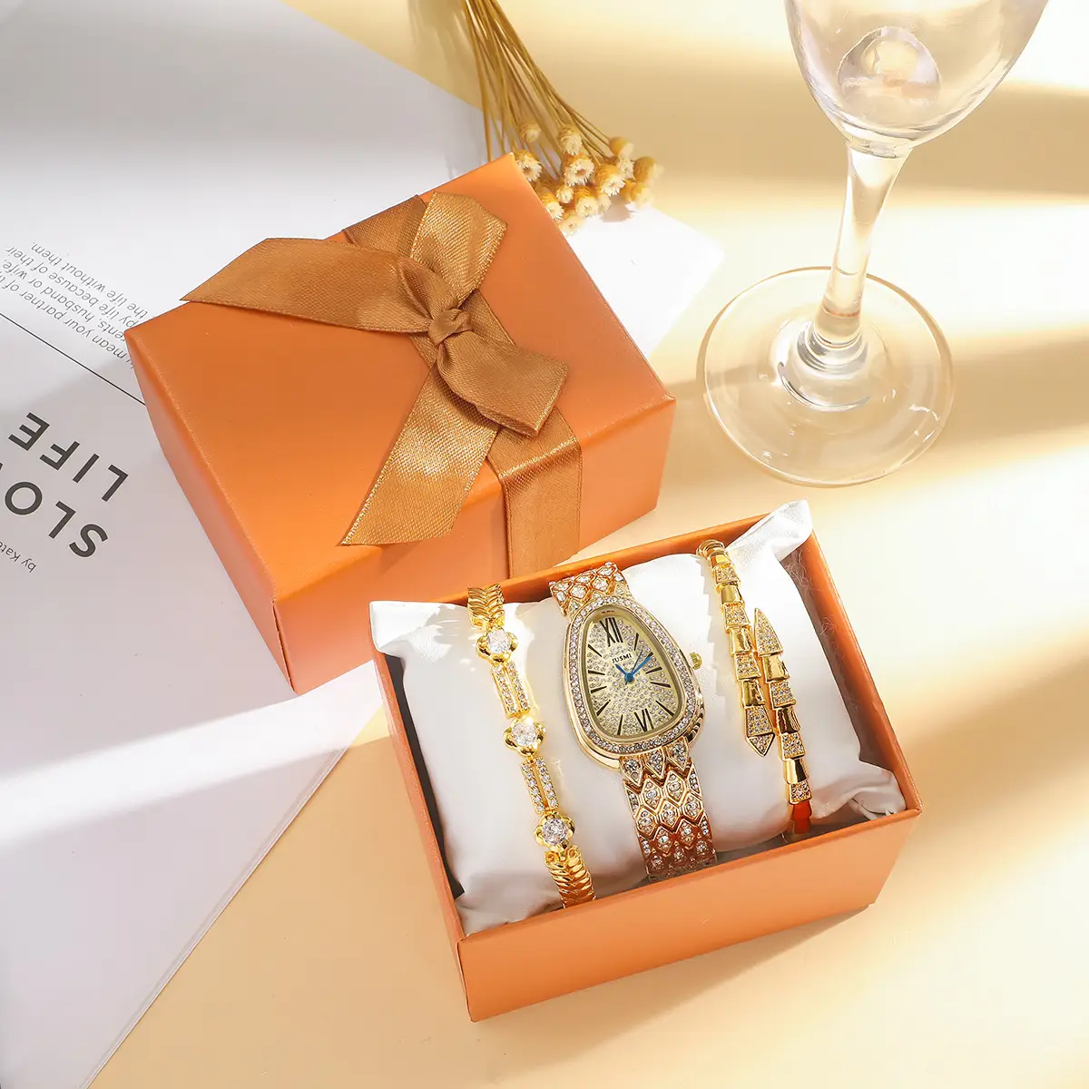 New Fashion Women's Snake Head Watch + Bracelet Set with Luminous Diamonds - Image 2
