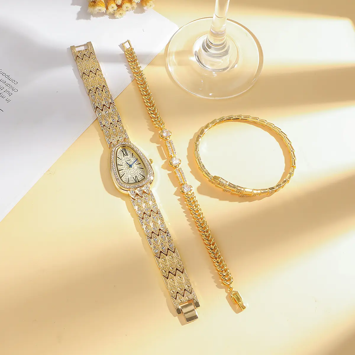 New Fashion Women's Snake Head Watch + Bracelet Set with Luminous Diamonds - Image 3