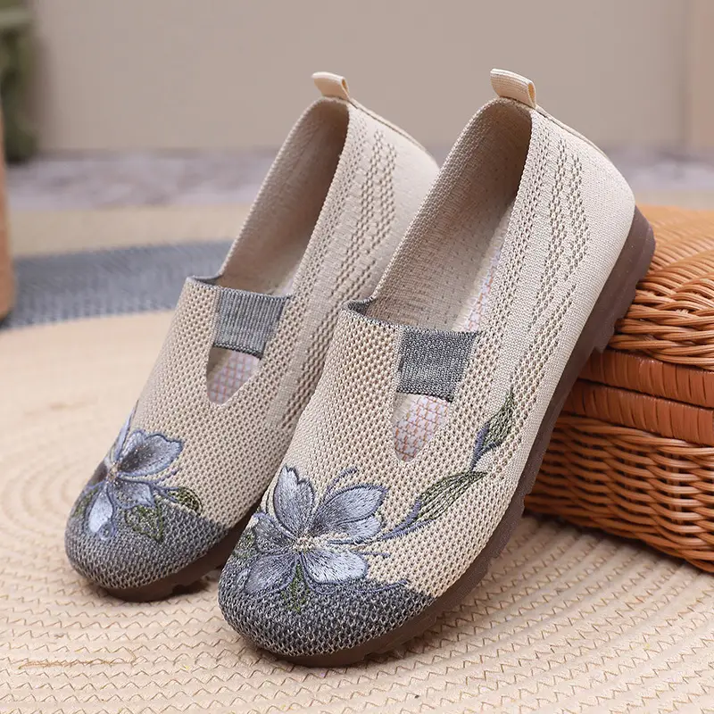 Spring New Women's Shoes, Breathable Soft-Soled Shoes, One-Piece Drop-Shipping Old Beijing Cloth Shoes, Wear-Resistant, Non-Slip, Versatile High Heels - Image 5