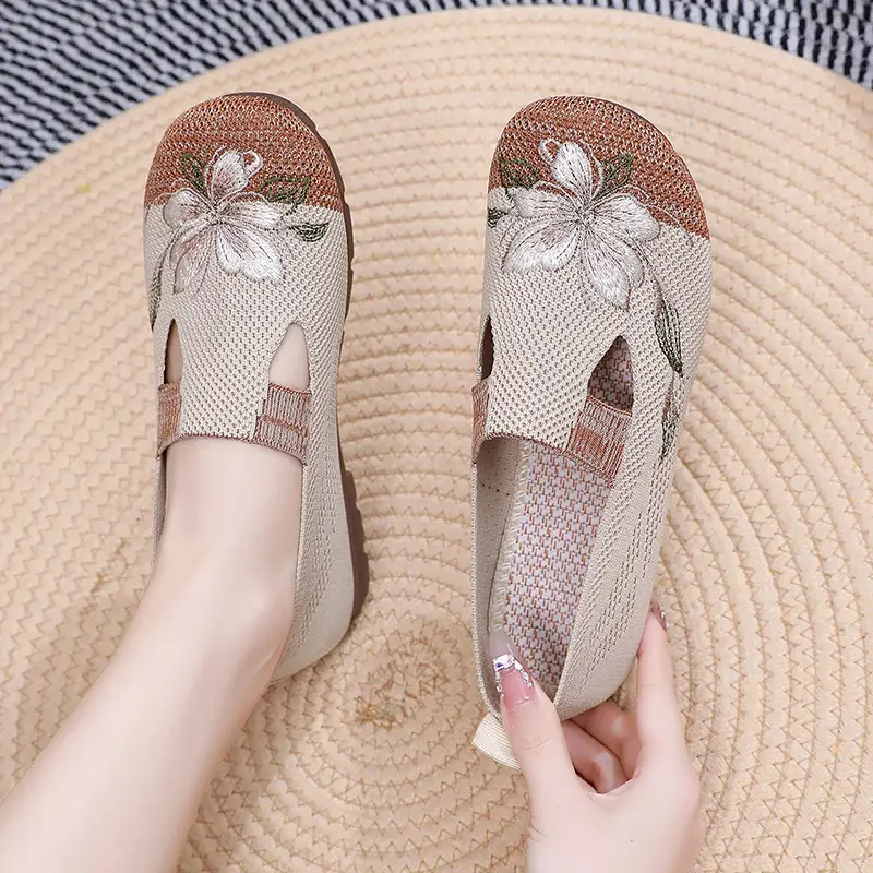 Spring New Women's Shoes, Breathable Soft-Soled Shoes, One-Piece Drop-Shipping Old Beijing Cloth Shoes, Wear-Resistant, Non-Slip, Versatile High Heels — feature 21