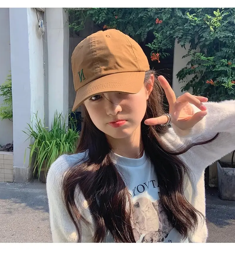 Black Embroidered Baseball Cap for Women Unisex — feature 3
