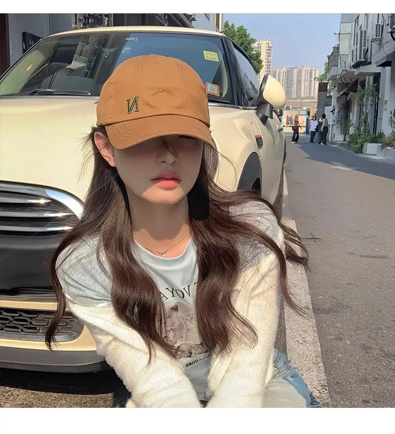 Black Embroidered Baseball Cap for Women Unisex — feature 7