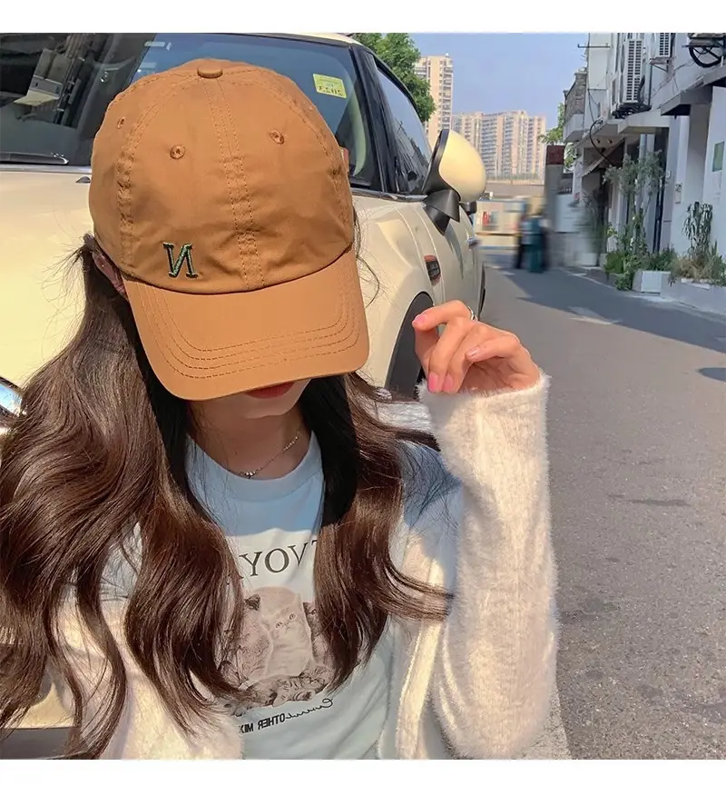 Black Embroidered Baseball Cap for Women Unisex — feature 8