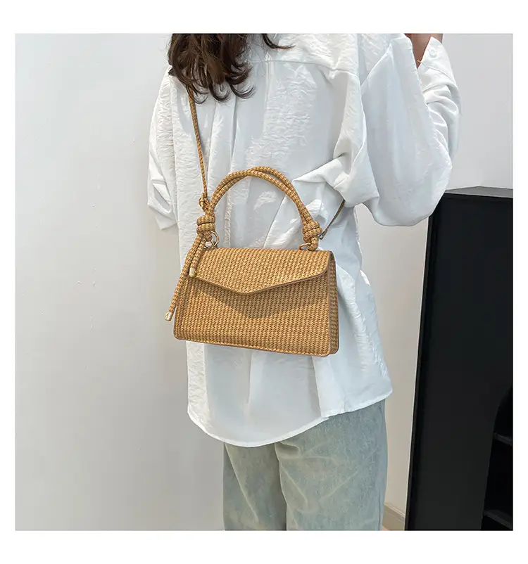 Small Square Handbag 2025 Spring New Collection — feature 24