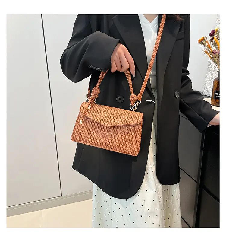 Women Niche Striped Shoulder Crossbody Bag 2025 — feature 12
