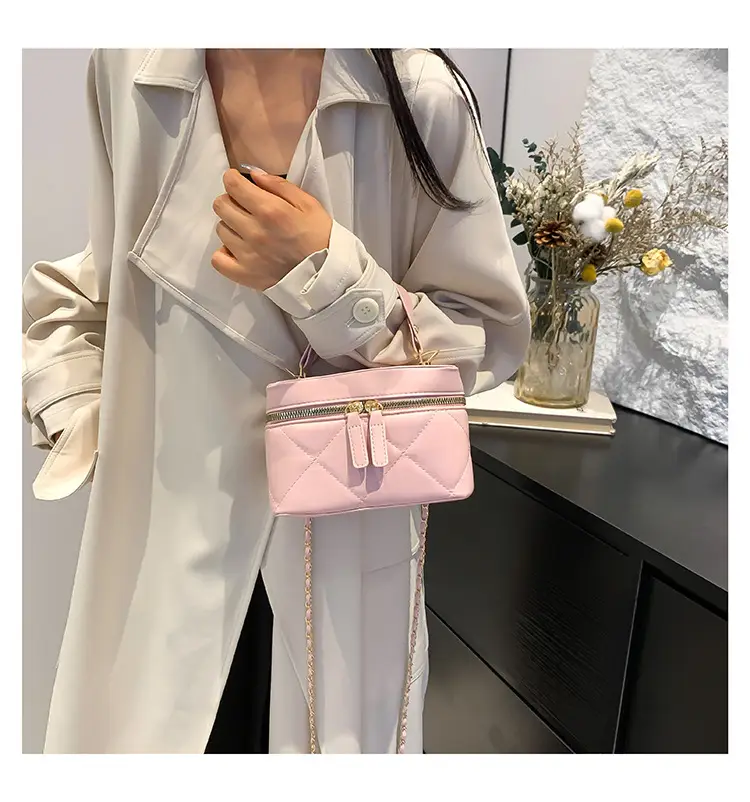 Pink Rhombic Chain Shoulder Crossbody Bag 2025 — feature 10