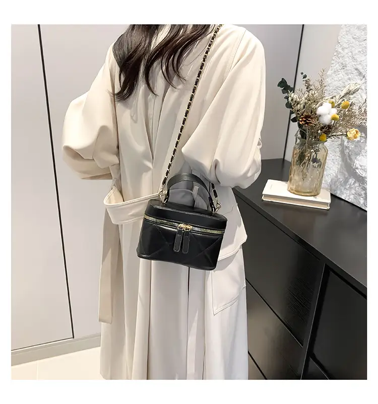 Pink Rhombic Chain Shoulder Crossbody Bag 2025 — feature 15
