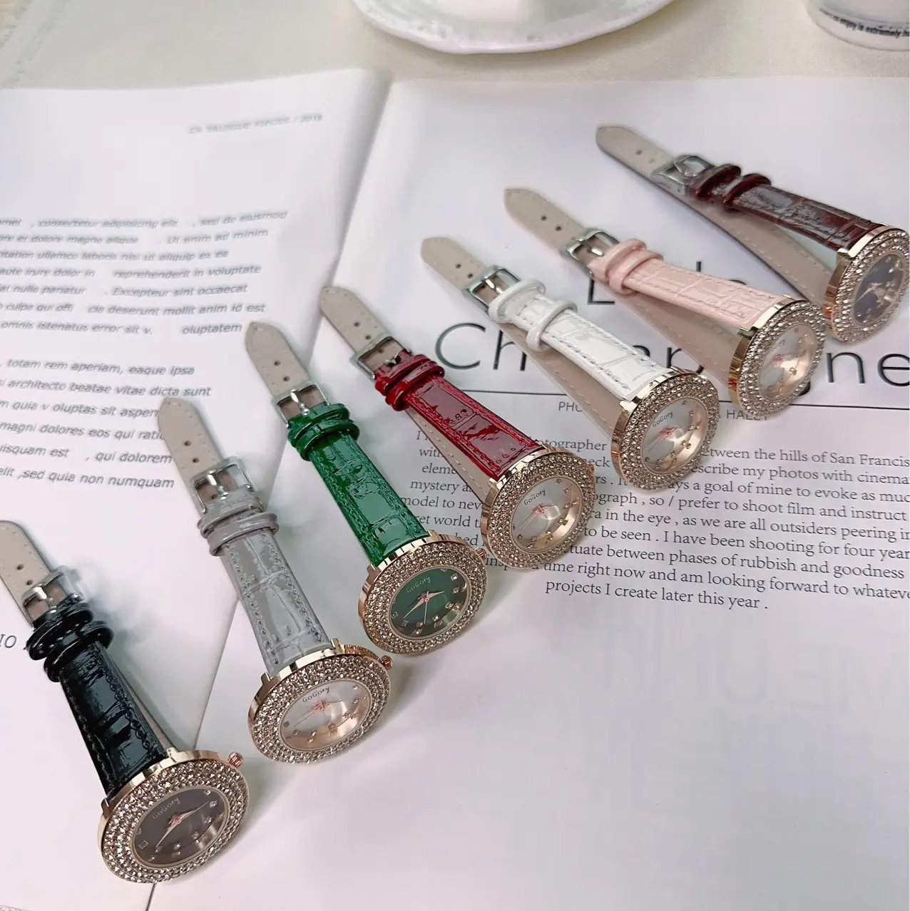 Women's Rhinestone Quartz Watch Silver Strap — feature 10