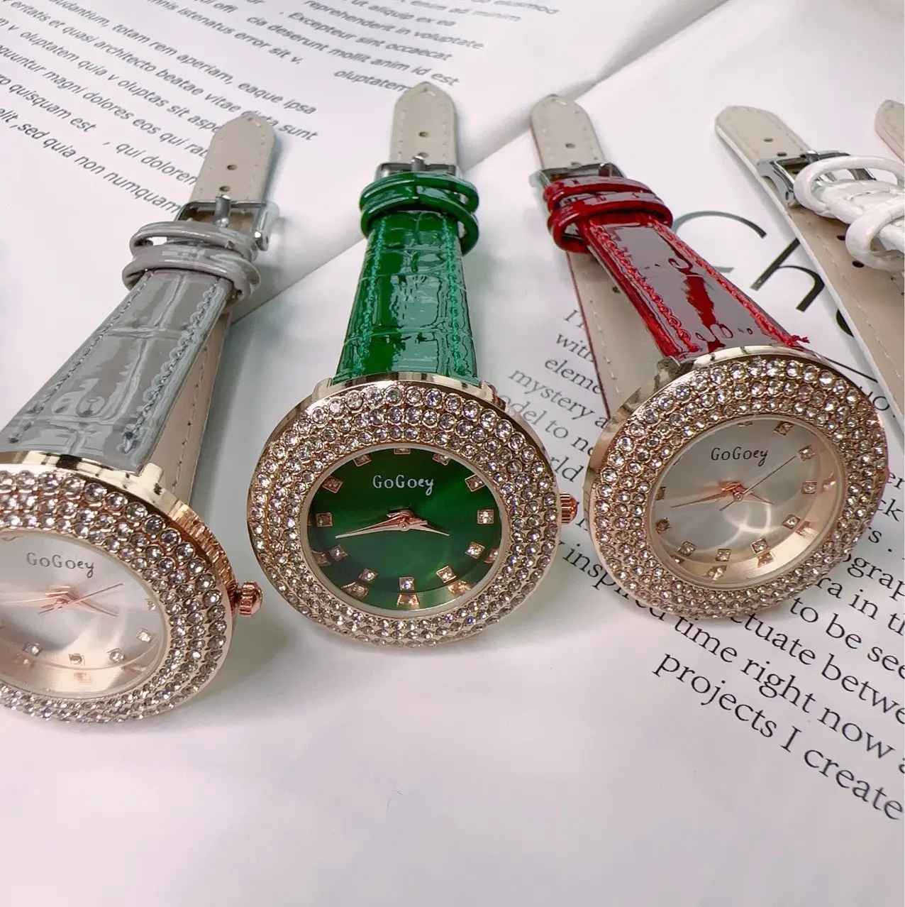 Women's Rhinestone Quartz Watch Silver Strap — feature 11
