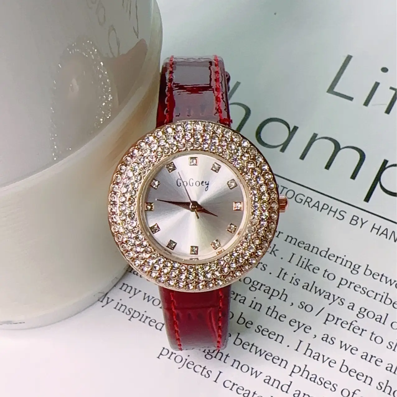 Women's Rhinestone Quartz Watch Silver Strap — feature 15