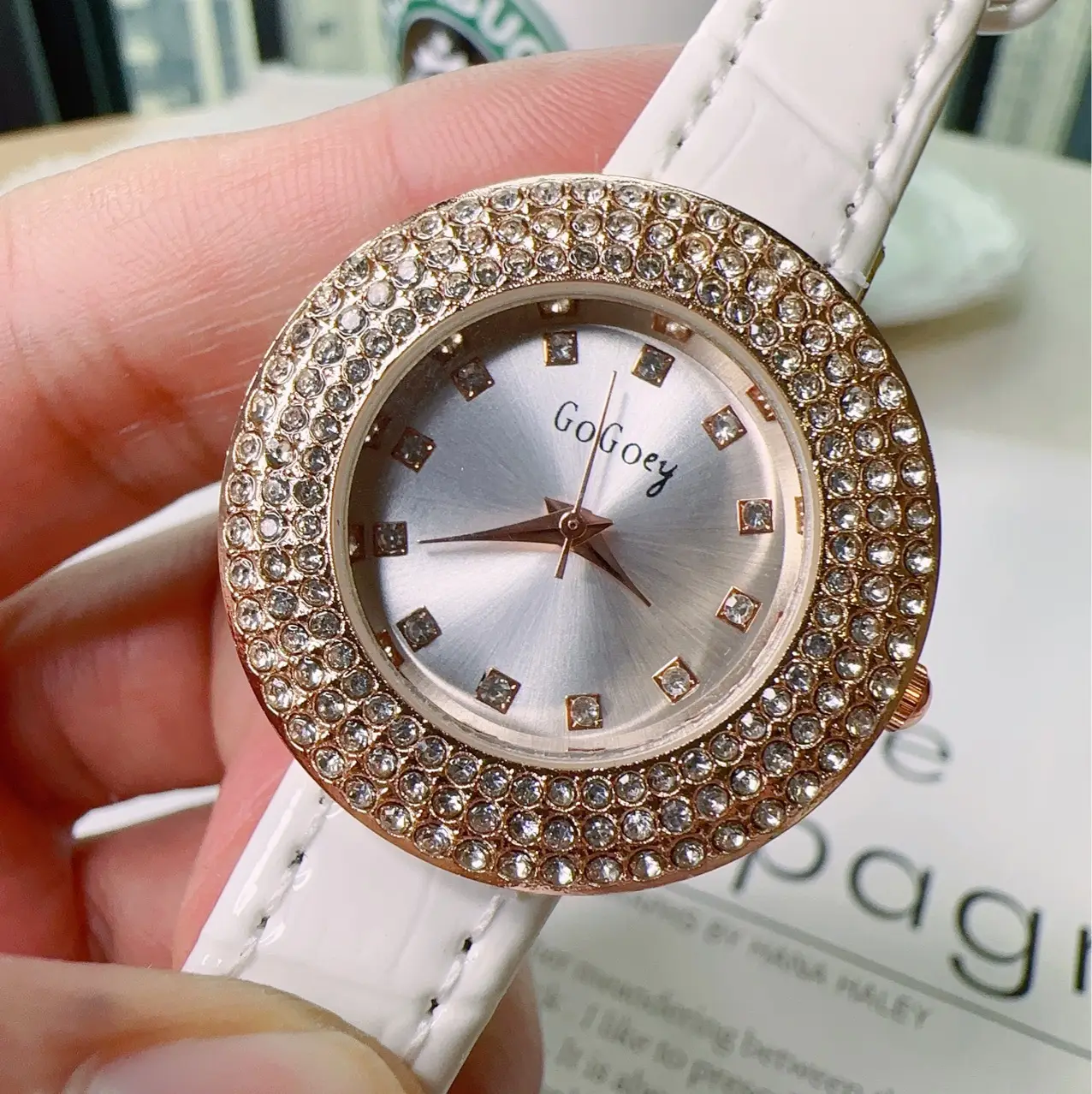 Women's Rhinestone Quartz Watch Silver Strap — feature 7