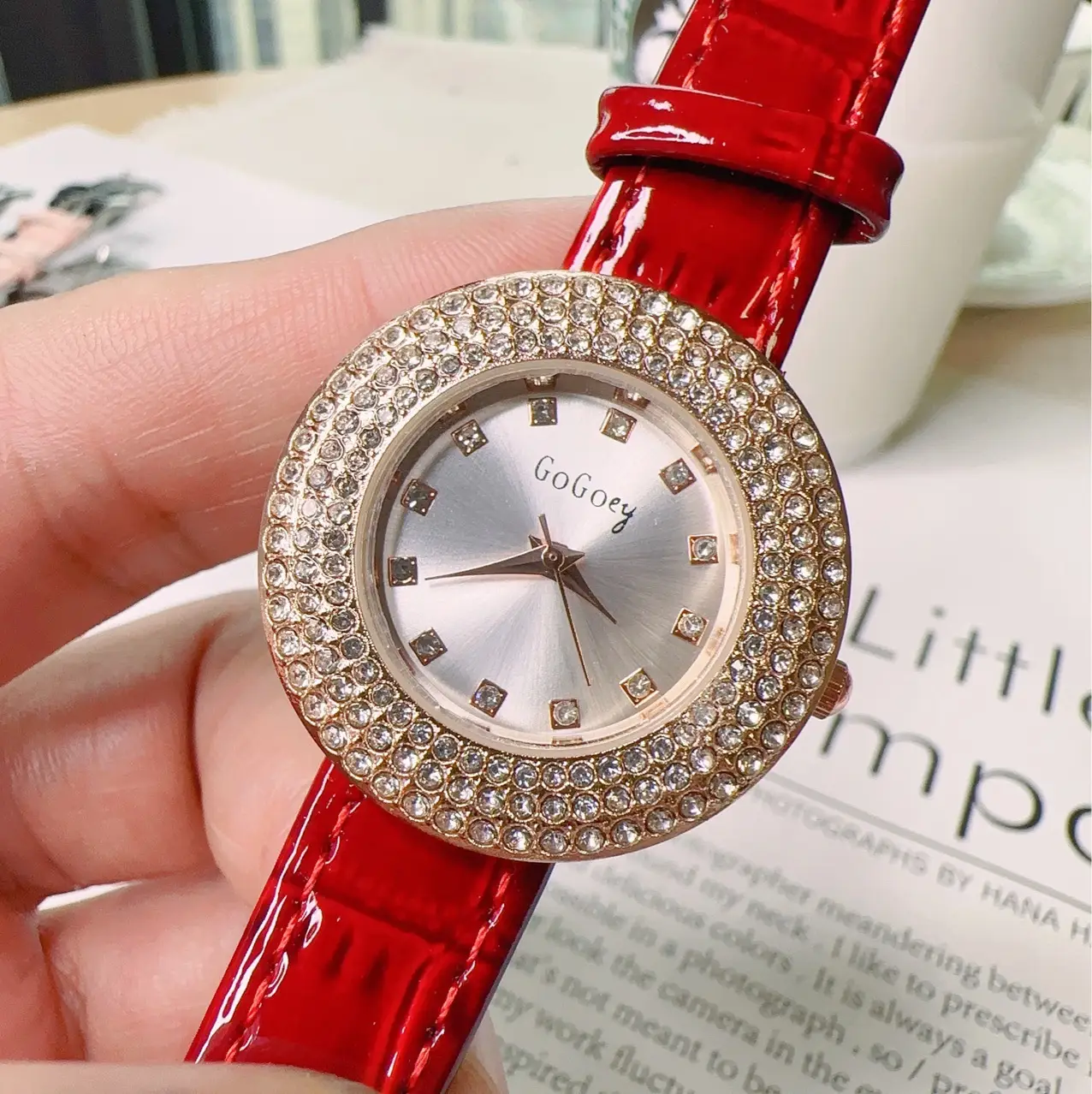 Women's Rhinestone Quartz Watch Silver Strap - Image 8