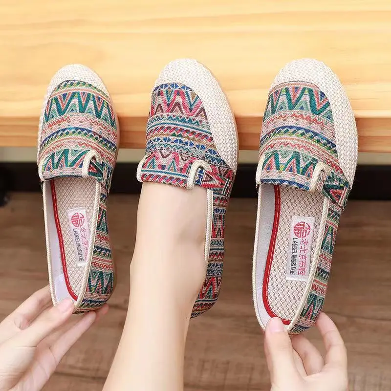 2026 Old Beijing Cloth Shoes for Women, Ethnic Style, Middle-Aged and Elderly Mother's Cloth Shoes, Non-Slip, Soft Sole, Comfortable Linen Fisherman Shoes - Image 10