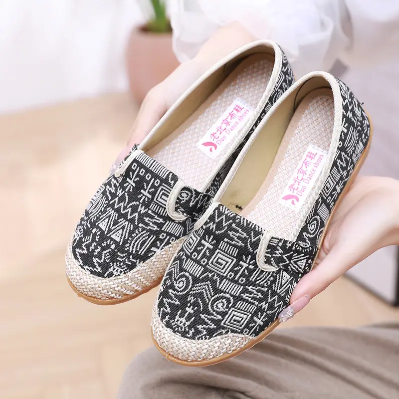 2026 Old Beijing Cloth Shoes for Women, Ethnic Style, Middle-Aged and Elderly Mother's Cloth Shoes, Non-Slip, Soft Sole, Comfortable Linen Fisherman Shoes - Image 5