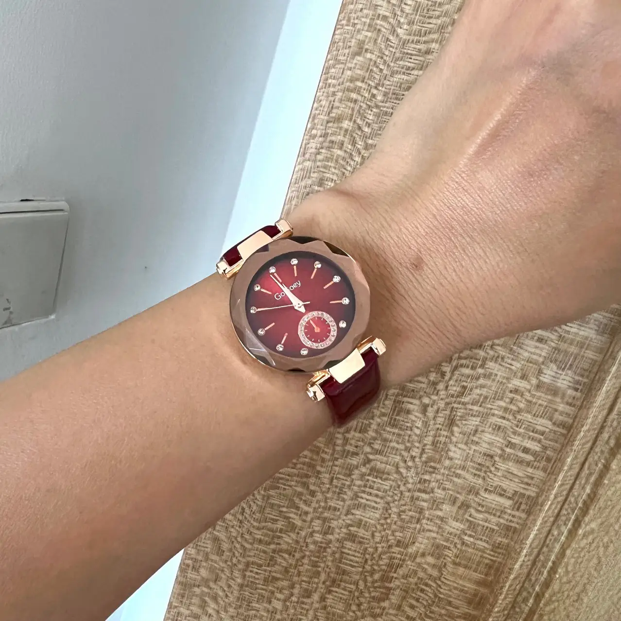 Women's Korean Rhinestone Quartz Watch Red Leather Belt — feature 7