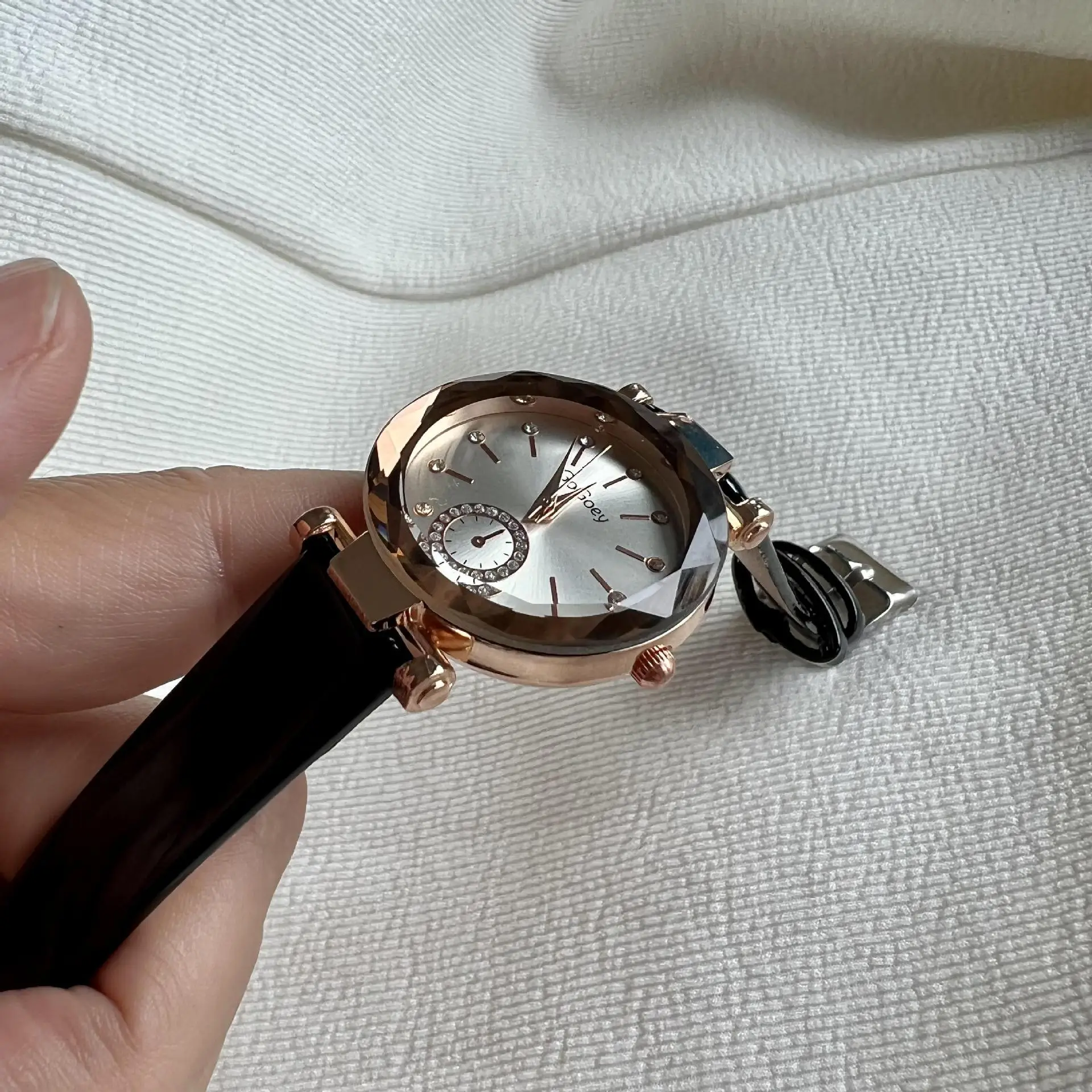 Women's Korean Rhinestone Quartz Watch Red Leather Belt