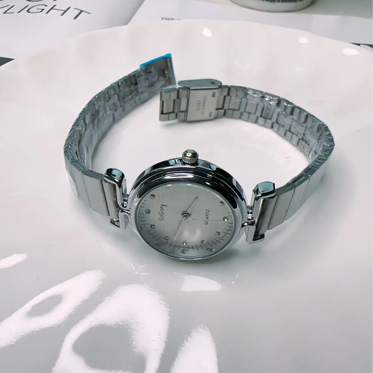Women's Korean Style Quartz Watch with Mesh Band — feature 9