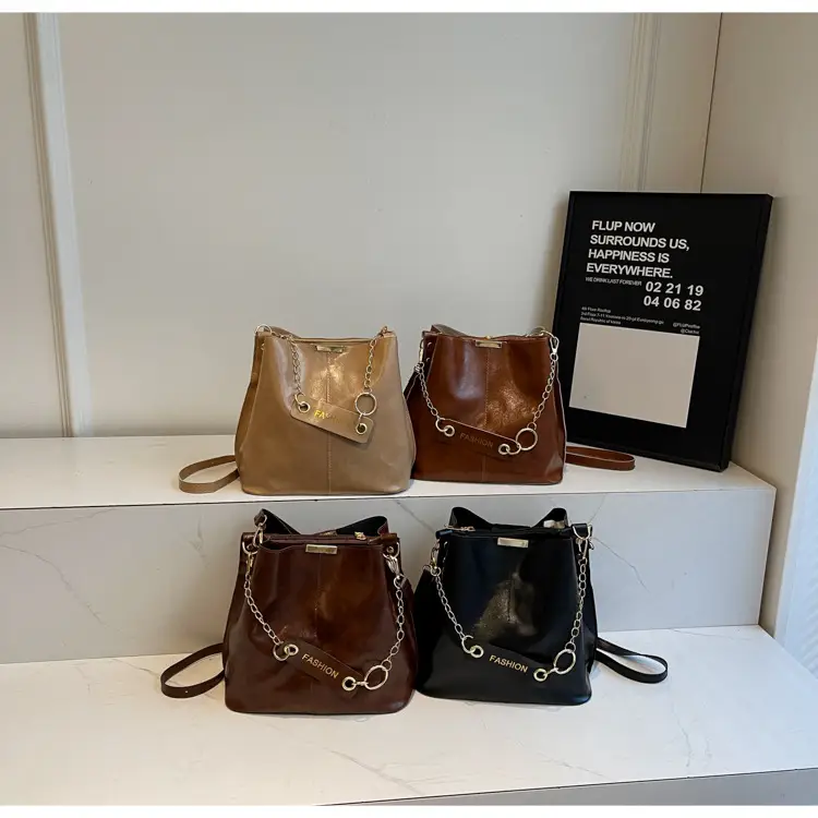 Women's Vintage Leather Bucket Bag Tan 2025 — feature 10