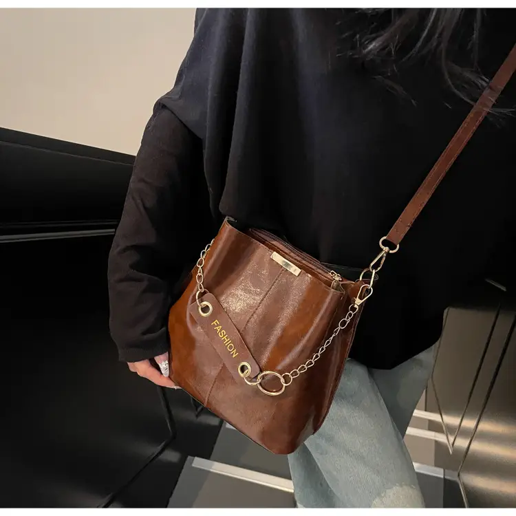 Women's Vintage Leather Bucket Bag Tan 2025 — feature 24