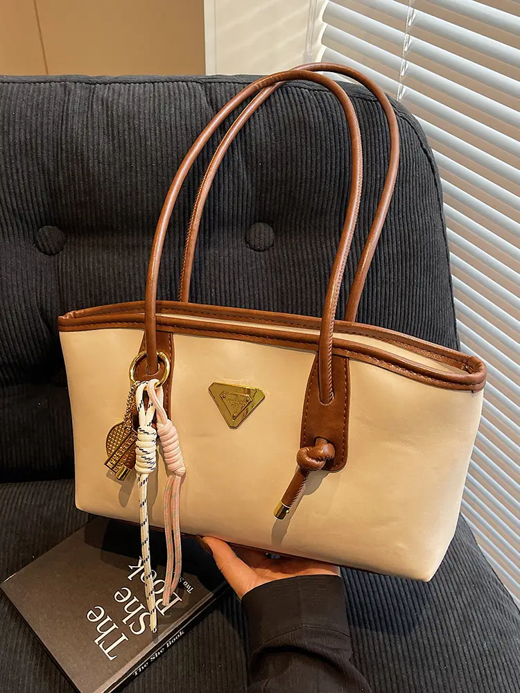 Pink Leather Shoulder Bag with Gold Plated Handle - Image 6