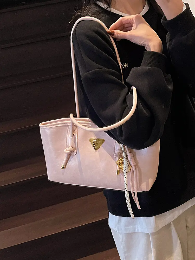 Pink Leather Shoulder Bag with Gold Plated Handle - Image 9