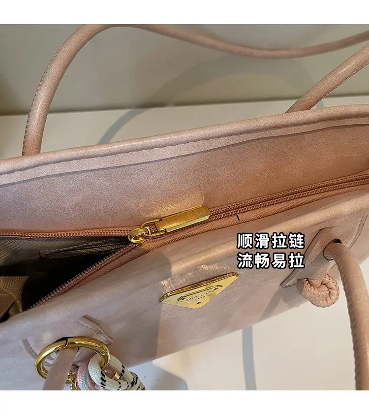 Pink Leather Shoulder Bag with Gold Plated Handle — feature 6