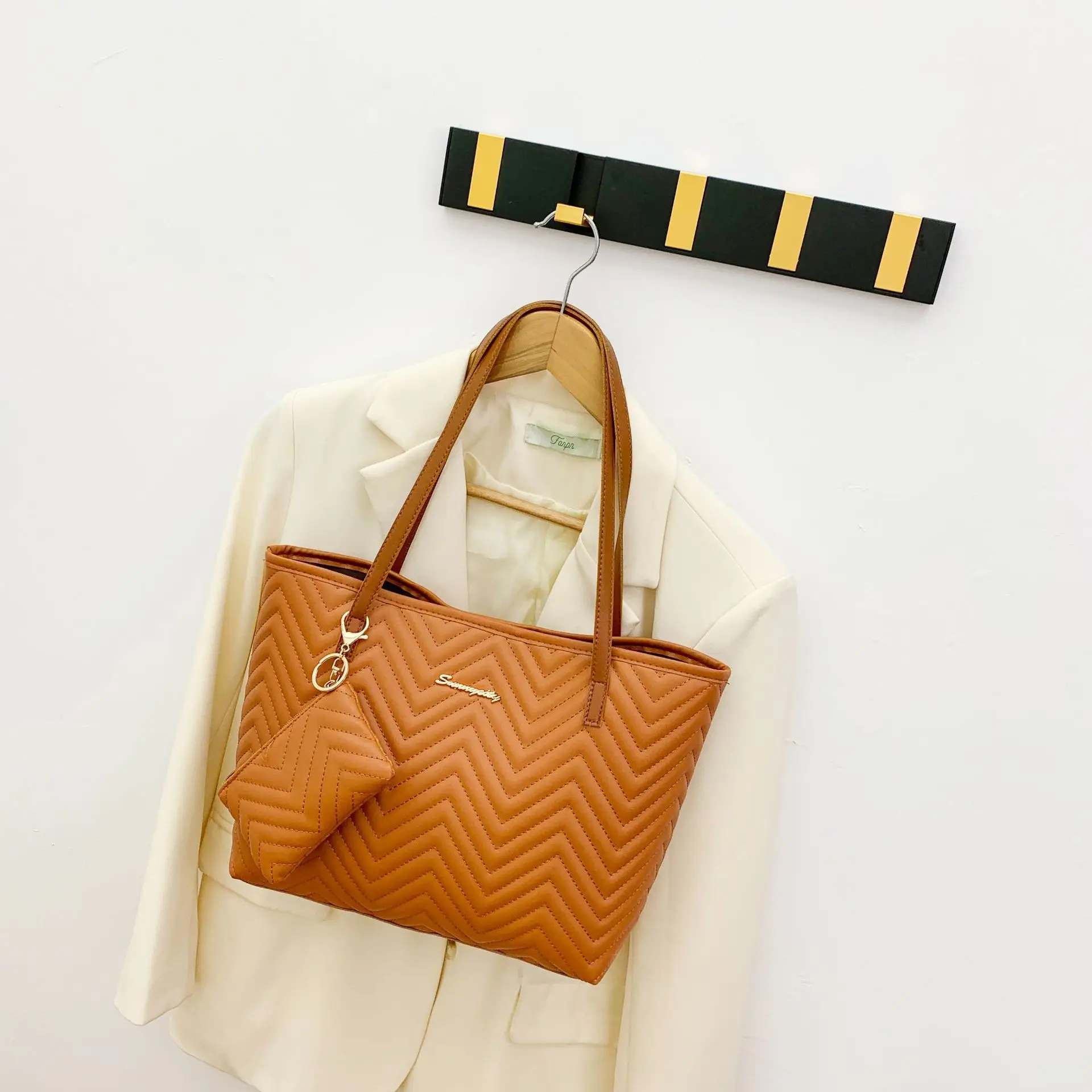 Women's Wavy Diamond Embroidery Shoulder Bag Brown - Image 8
