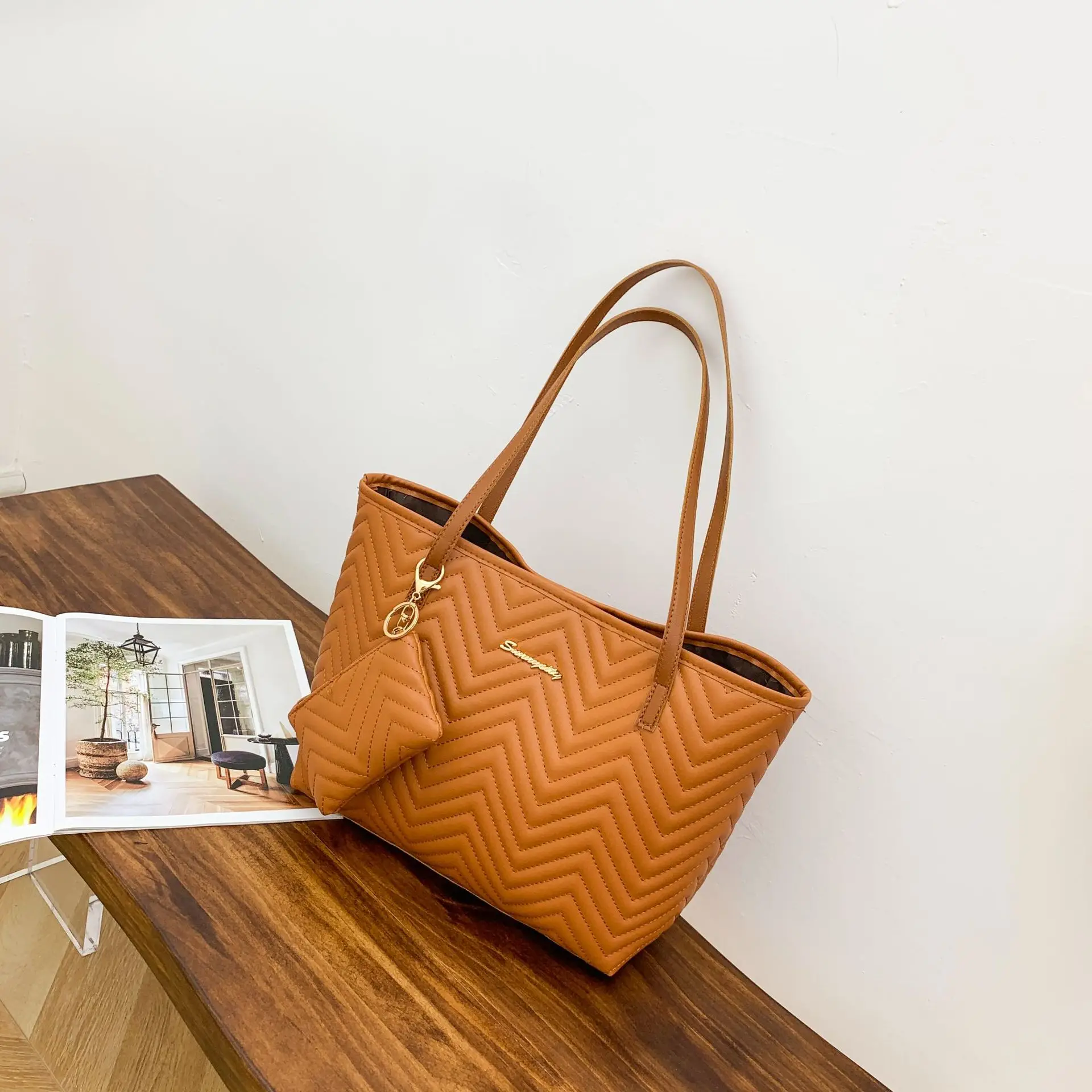 Women's Wavy Diamond Embroidery Shoulder Bag Brown - Image 5