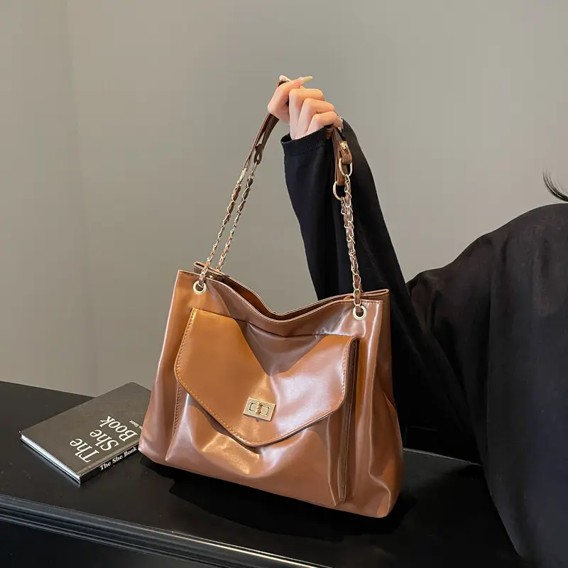 Women's Brown Chain Shoulder Bag with Leather Strap - Image 7
