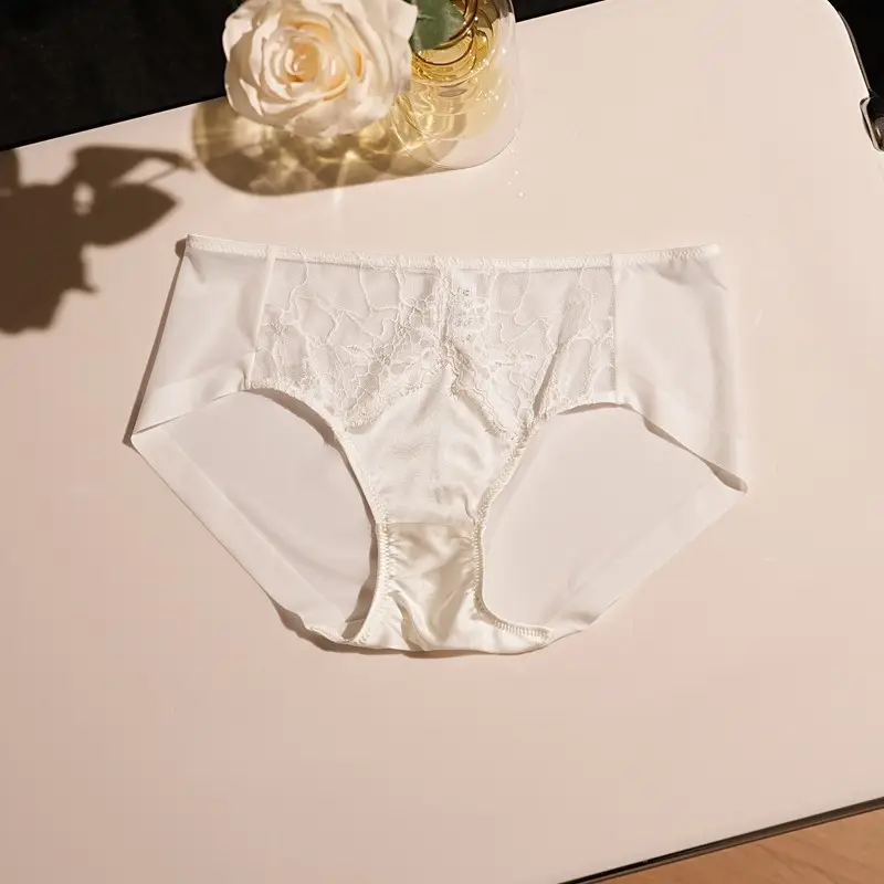Yuyue Spring/Summer New Silk Lingerie Lace Lightweight Wireless Mulberry Silk Underwear Women's French Style Double Strap Bra