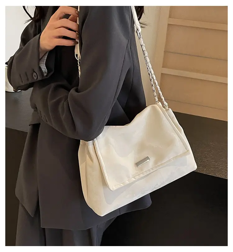 Pink Chain Shoulder Bag for Women — feature 4