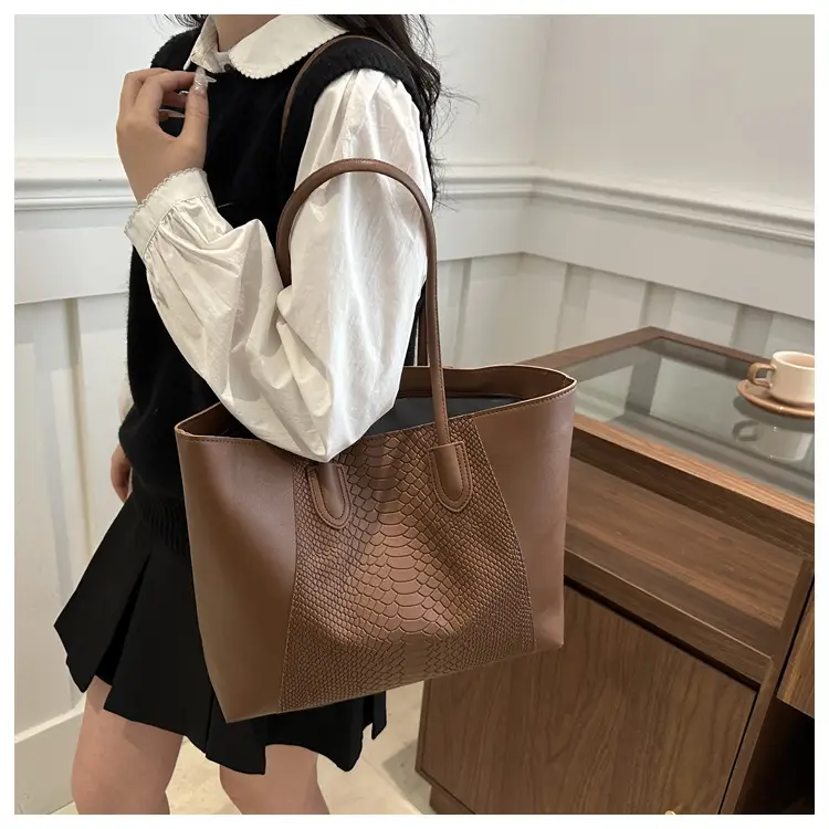 Women Crossbody Tote Bag Cream Large Capacity Spring Summer Commuter Bag — feature 31