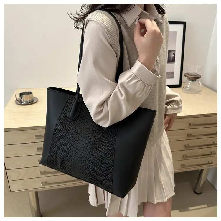 Women Crossbody Tote Bag Cream Large Capacity Spring Summer Commuter Bag — feature 36