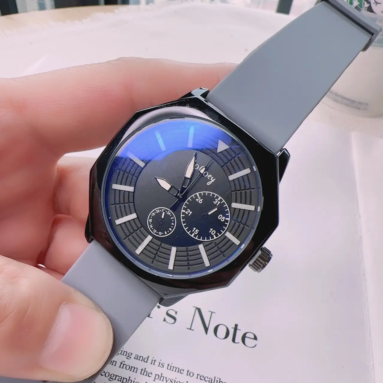 Galaxy Quartz Watch Red Silicone Men Women — feature 7
