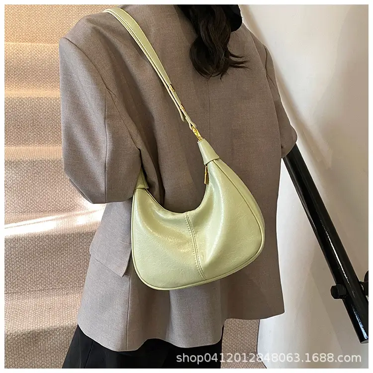 Women's White Leather Crossbody Bag 2024 New Style — feature 18