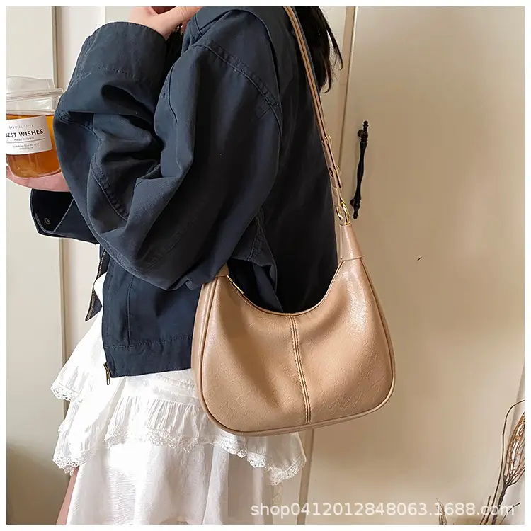 Women's White Leather Crossbody Bag 2024 New Style — feature 24