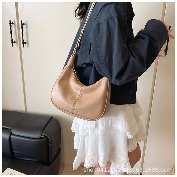 Women's White Leather Crossbody Bag 2024 New Style — feature 25