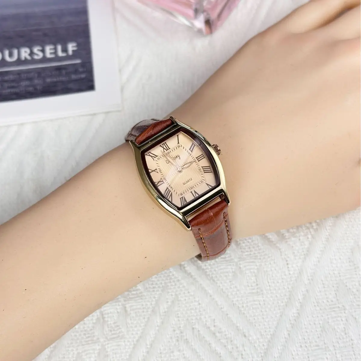 Women's Square Watch with Wine Barrel Design Brown Leather Belt - Image 5