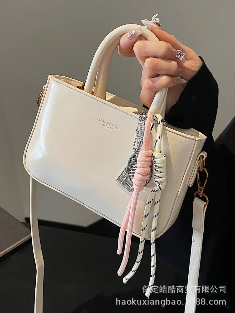 Pink Peshawari Women's Shoulder Bag with Feather Tassel - Image 7