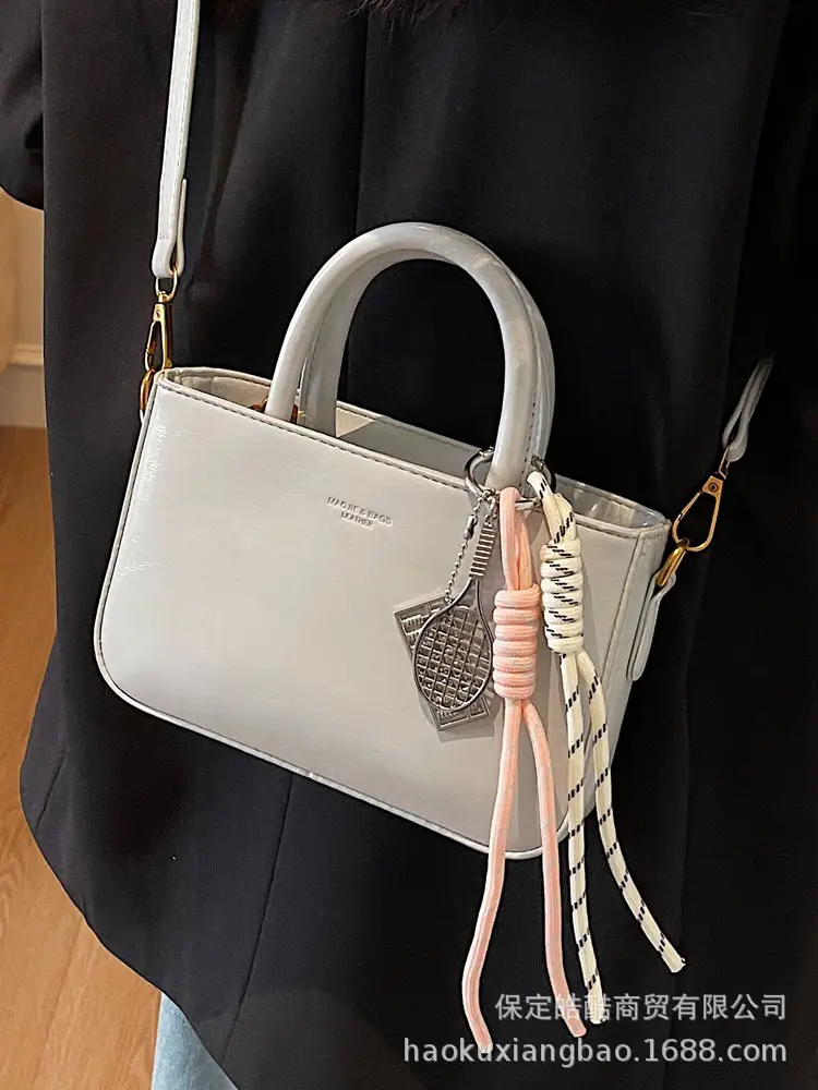 Pink Peshawari Women's Shoulder Bag with Feather Tassel - Image 9