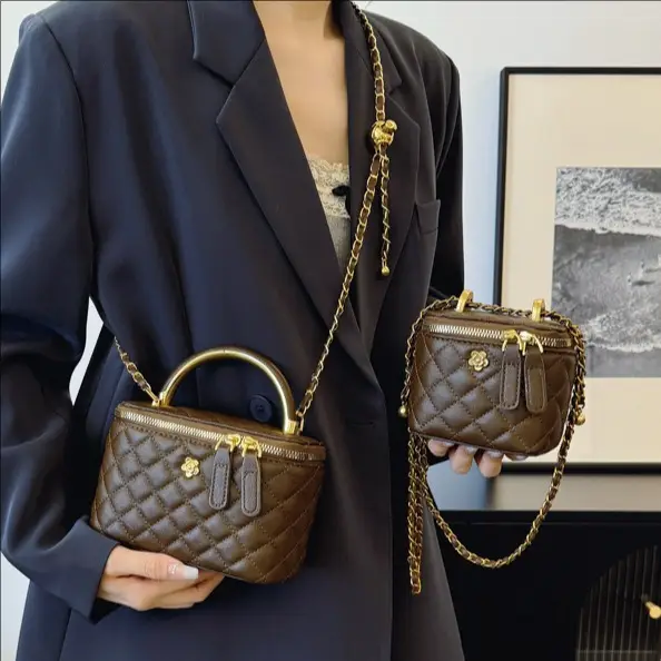 Vintage Brown Diamond Plaid Chain Shoulder Bag for Women - Image 10