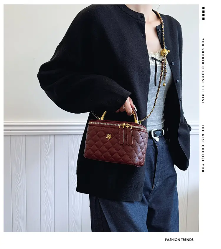 Vintage Brown Diamond Plaid Chain Shoulder Bag for Women — feature 1