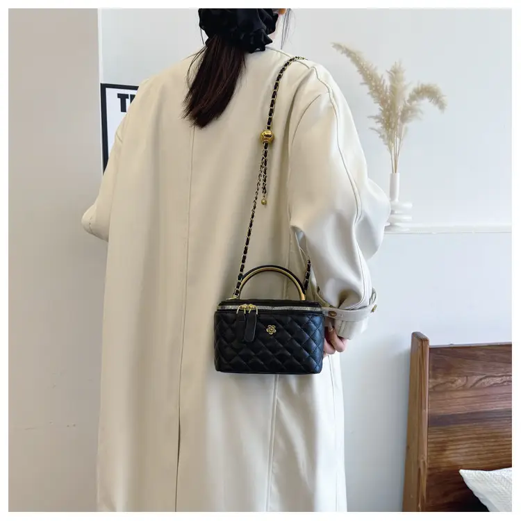 Vintage Brown Diamond Plaid Chain Shoulder Bag for Women — feature 12