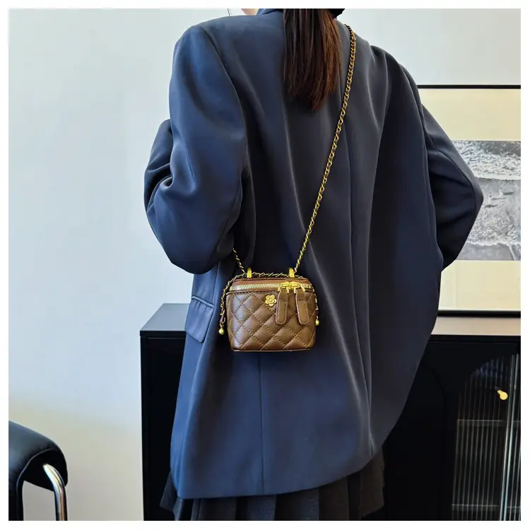 Vintage Brown Diamond Plaid Chain Shoulder Bag for Women — feature 18