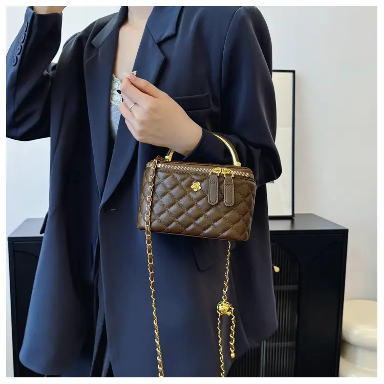Vintage Brown Diamond Plaid Chain Shoulder Bag for Women — feature 20