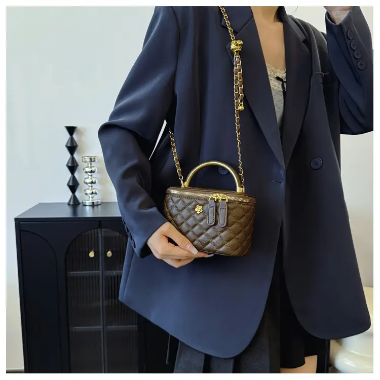 Vintage Brown Diamond Plaid Chain Shoulder Bag for Women — feature 21