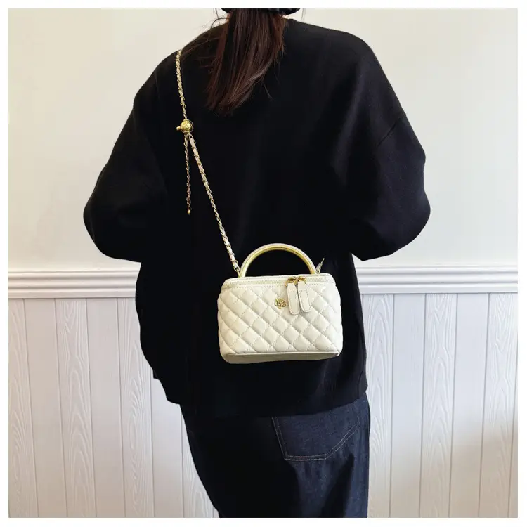 Vintage Brown Diamond Plaid Chain Shoulder Bag for Women — feature 27