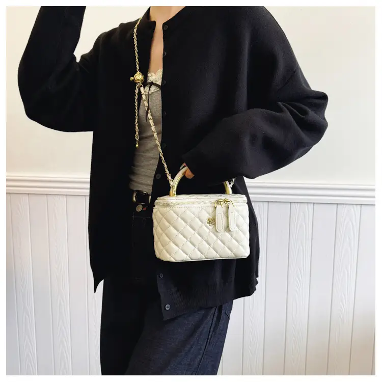 Vintage Brown Diamond Plaid Chain Shoulder Bag for Women — feature 28