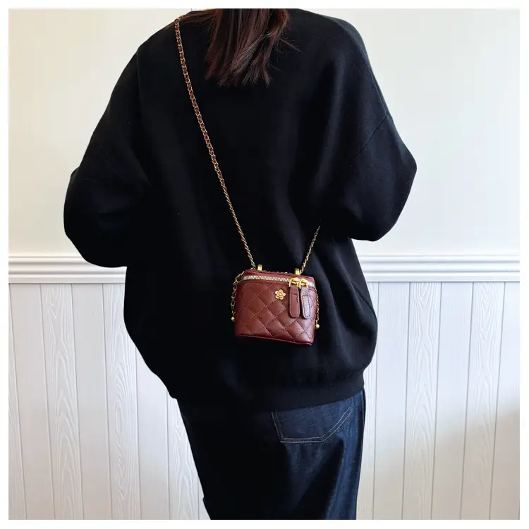 Vintage Brown Diamond Plaid Chain Shoulder Bag for Women — feature 30