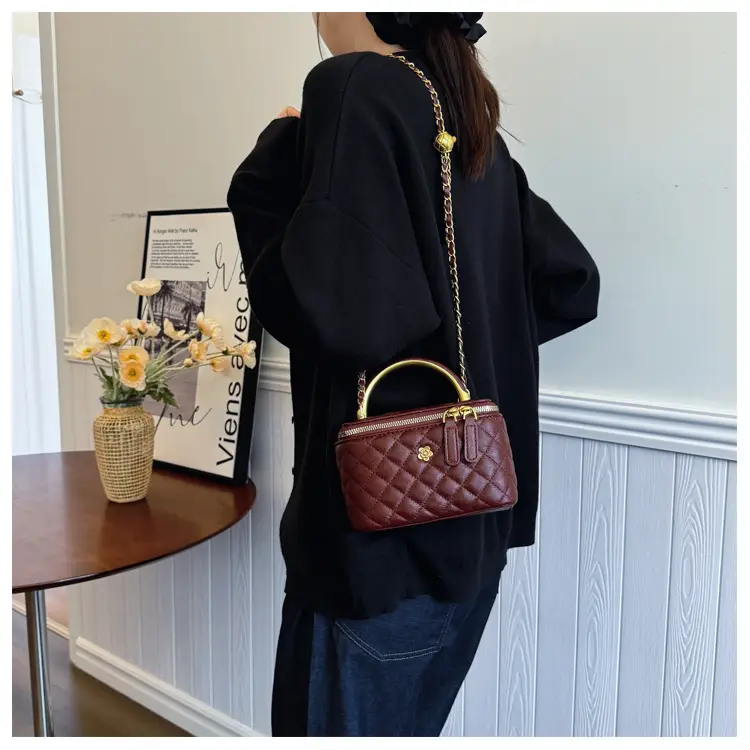 Vintage Brown Diamond Plaid Chain Shoulder Bag for Women — feature 34
